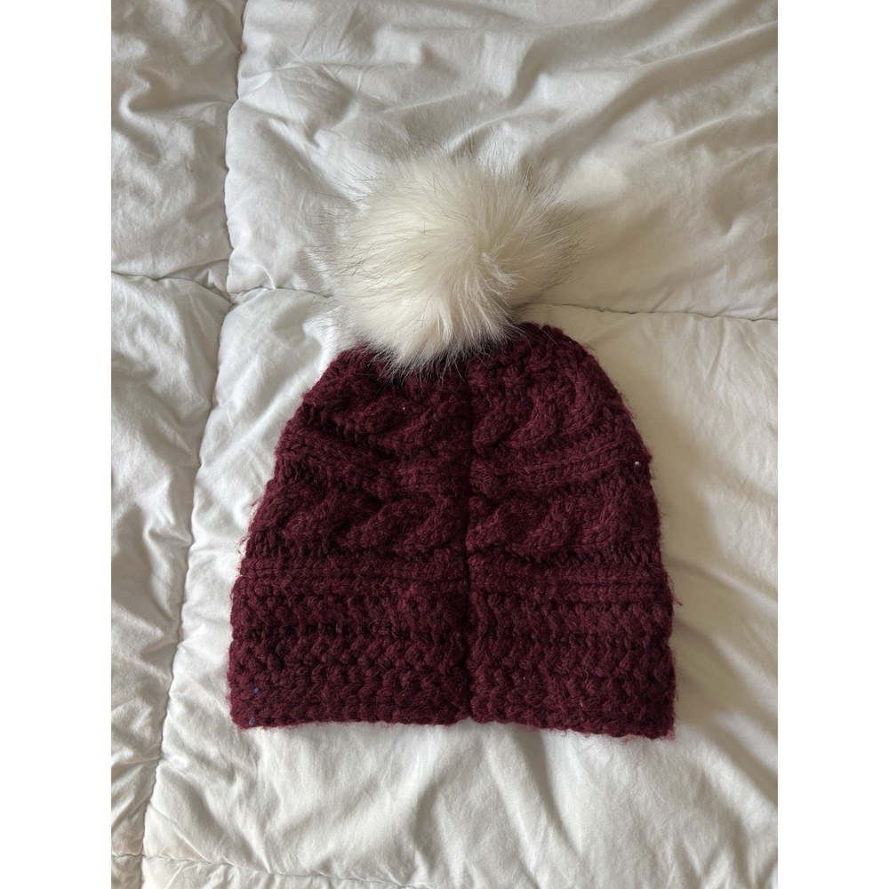 LL Bean‎ Chunky Cable Knit Hat Burgundy Maroon Wool Blend White Pom Winter Ski - Picture 2 of 7